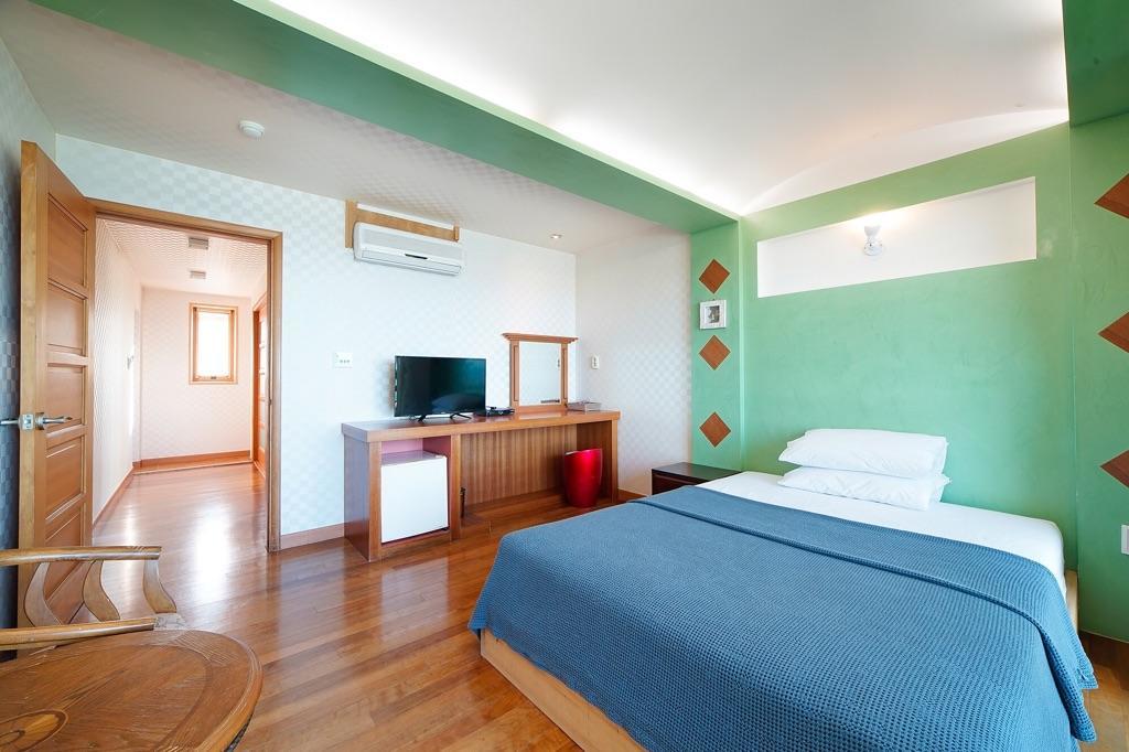 Leselect Pension Gangneung Exterior photo